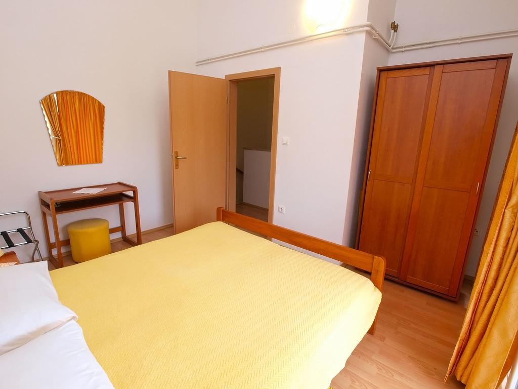 Apartment With 4 Bedrooms 446 Fažana Eksteriør bilde